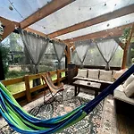 Dağ evi Cosy Veluwe With A Spacious Garden And Veranda