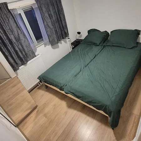 Chalet Cosy Veluwe With A Spacious Garden And Veranda