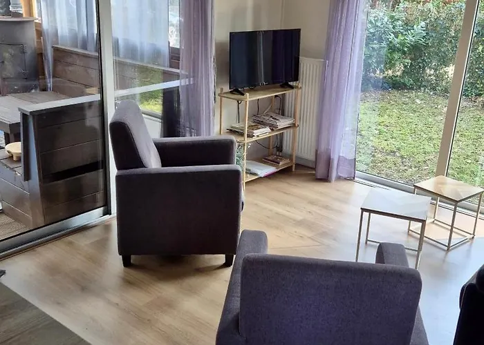 Cosy Veluwe With A Spacious Garden And Veranda Chalet