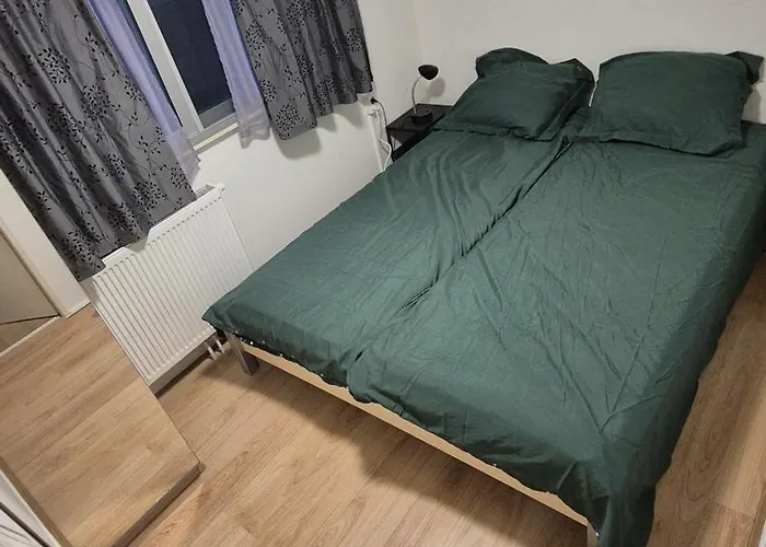 Chalet Cosy Veluwe With A Spacious Garden And Veranda