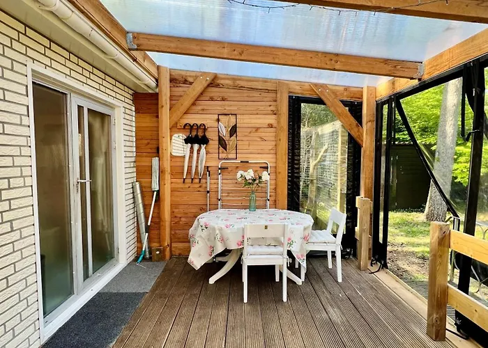 Chalet Cosy Veluwe With A Spacious Garden And Veranda *